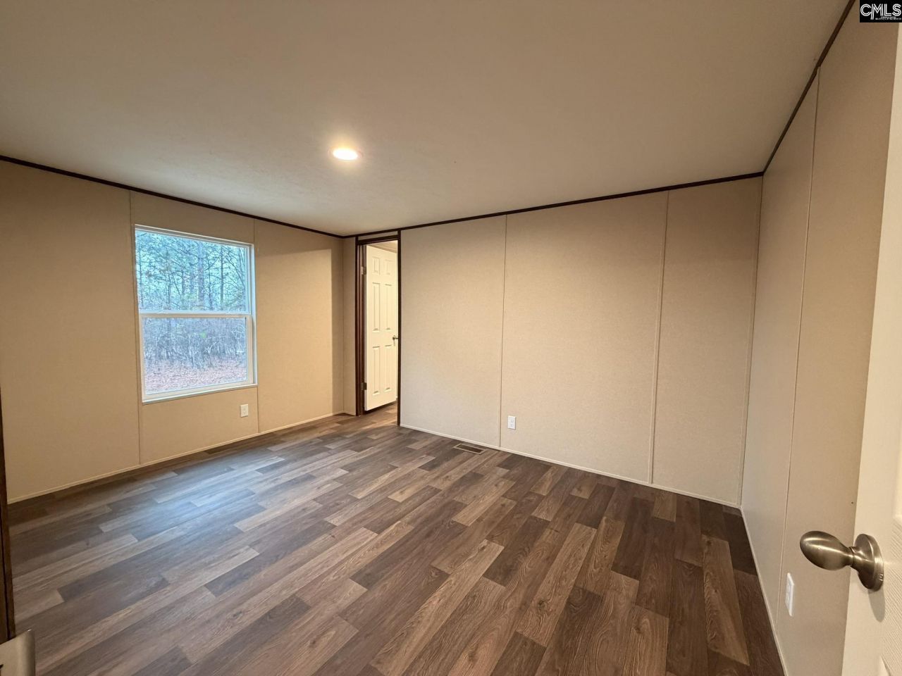 136 Carlton Drive Photo 21