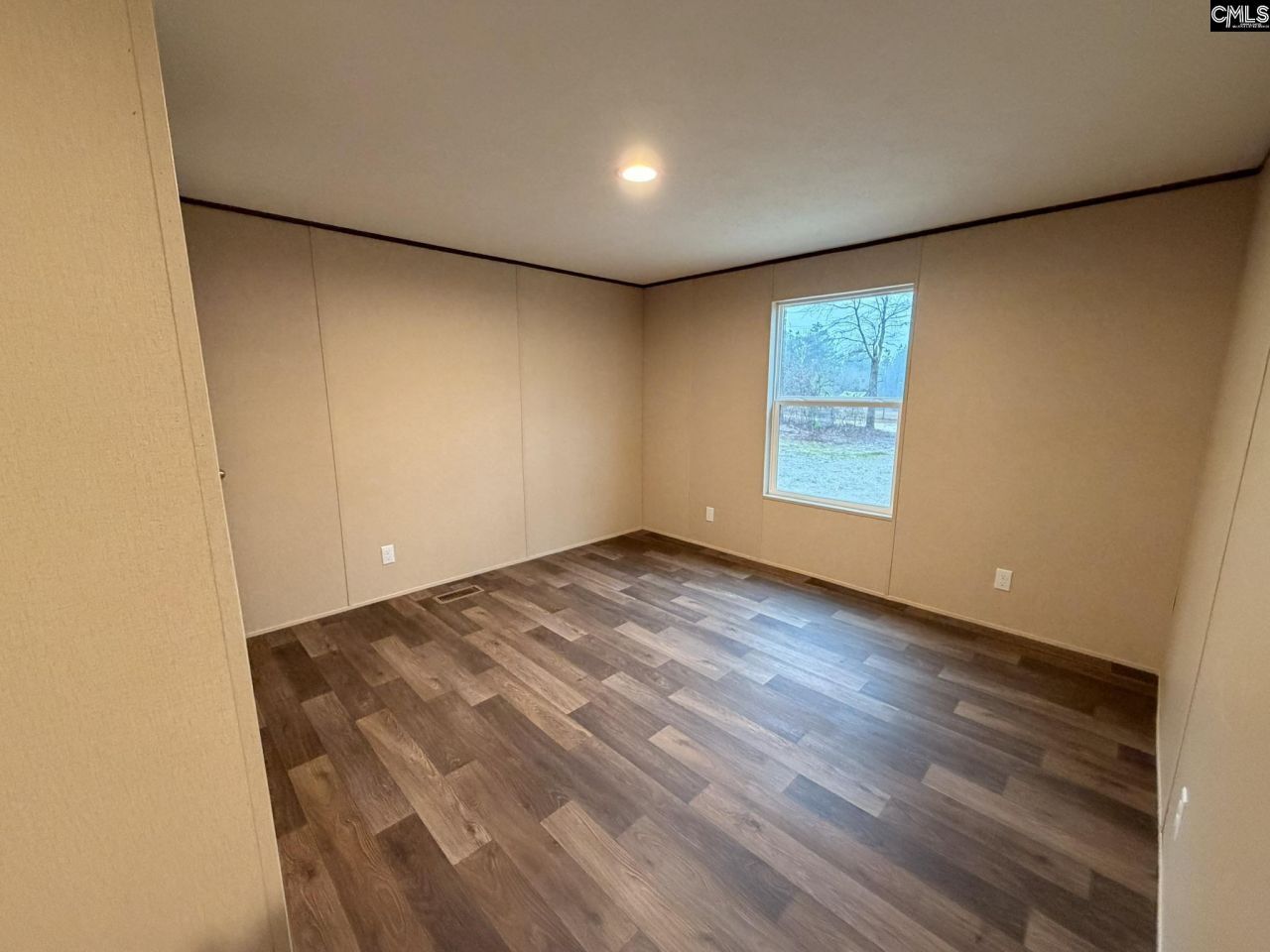 136 Carlton Drive Photo 23