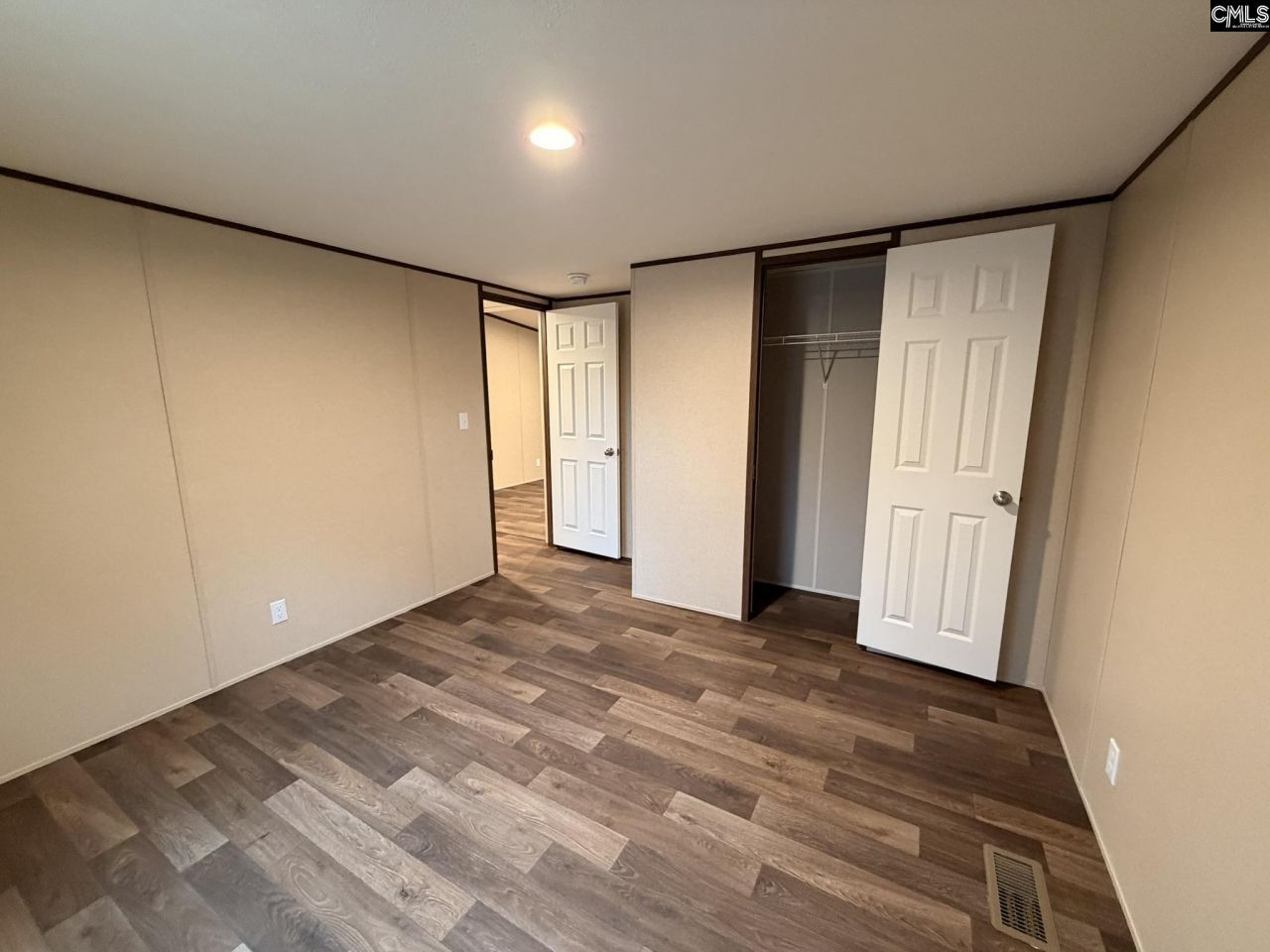 136 Carlton Drive Photo 24