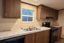 136 Carlton Drive photo 4