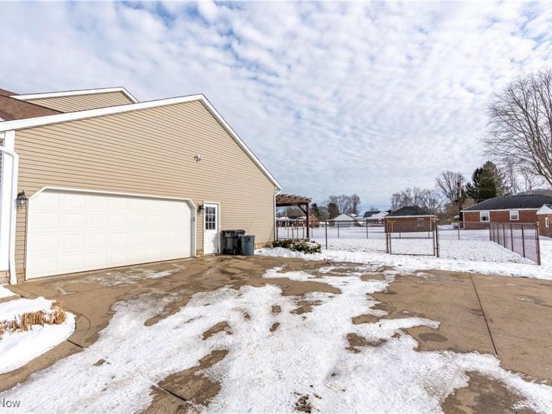 114 Hemlock Avenue, Waynesburg, OH 44688 Photo 3