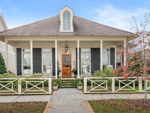 909 TEZCUCCO Court, Covington, LA 70433