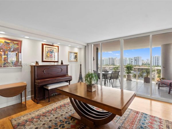 3598 Yacht Club Dr, Unit 1003, Aventura, FL 33180