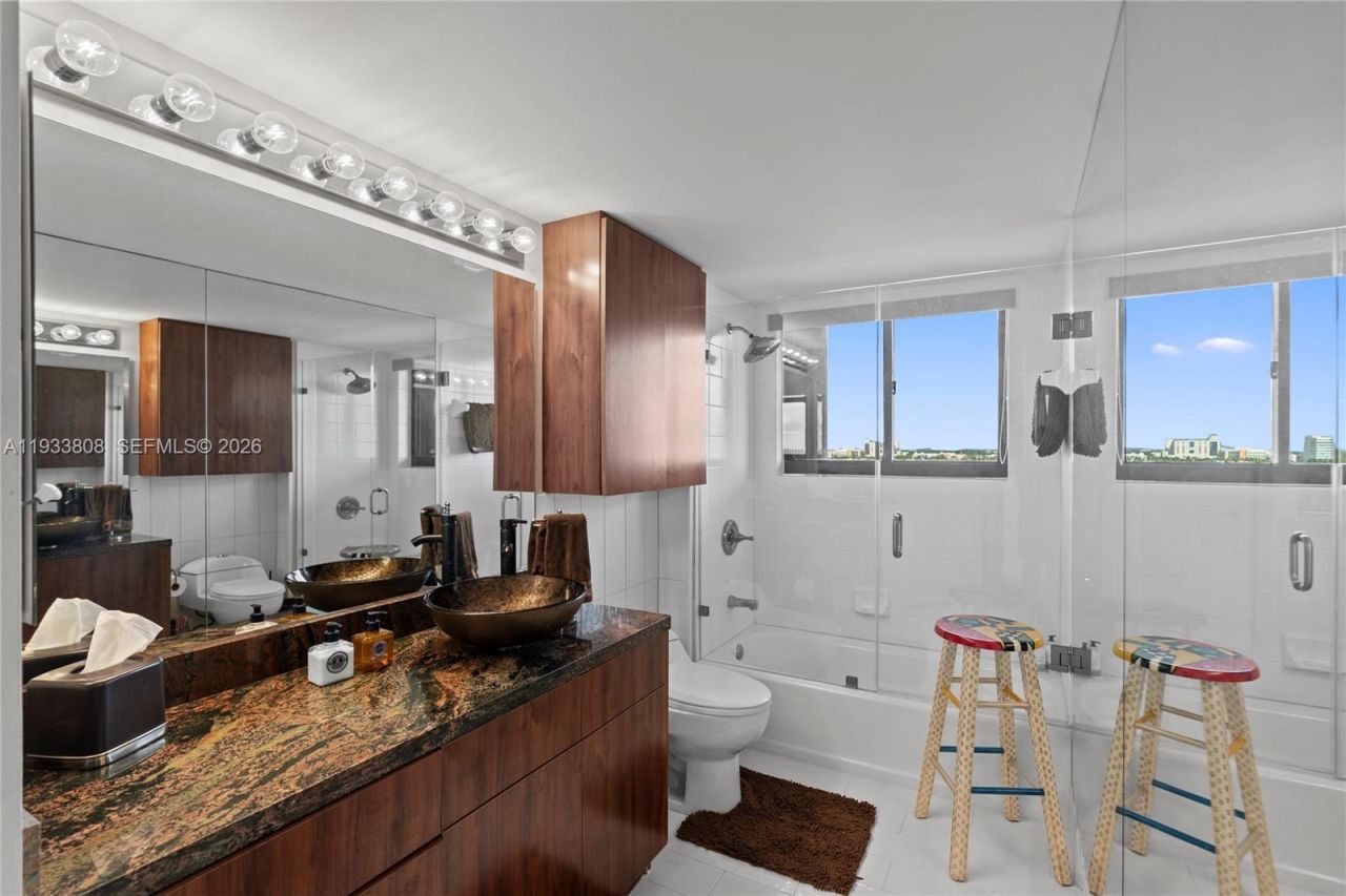 3598 Yacht Club Dr, Unit 1003, Aventura, FL 33180 Photo