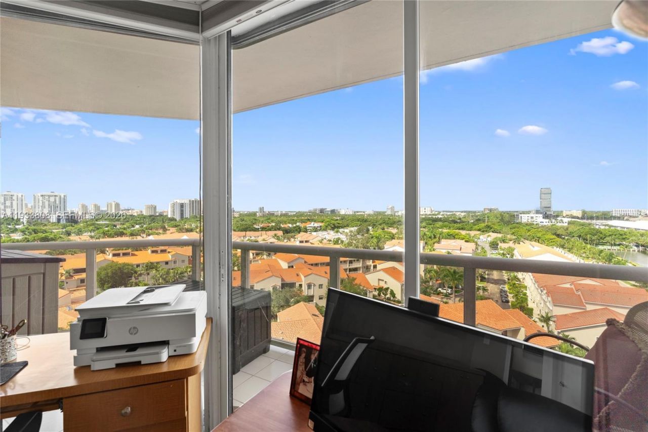 3598 Yacht Club Dr, Unit 1003, Aventura, FL 33180 Photo