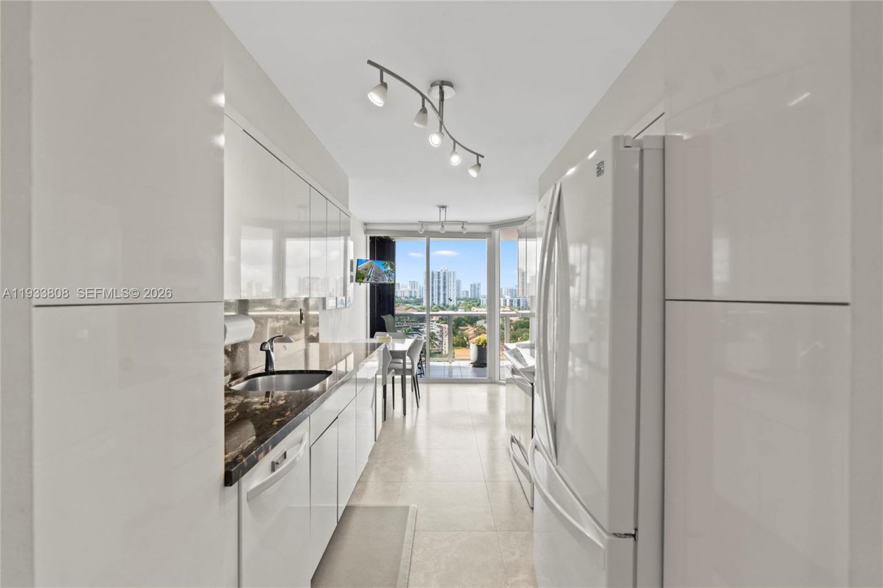 3598 Yacht Club Dr, Unit 1003, Aventura, FL 33180 Photo