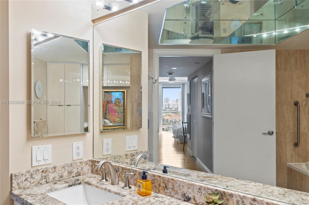 3598 Yacht Club Dr, Unit 1003, Aventura, FL 33180 Photo