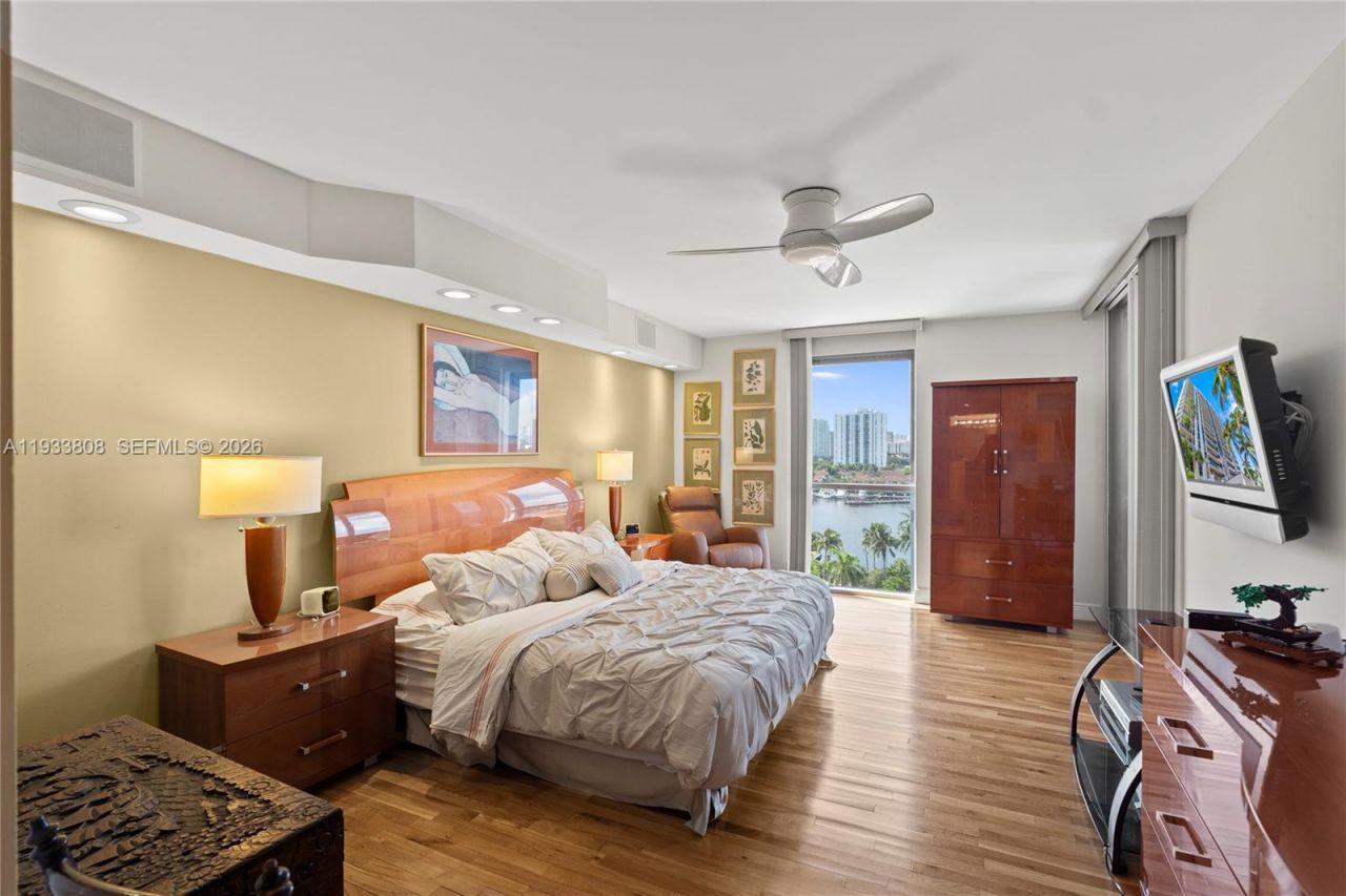 3598 Yacht Club Dr, Unit 1003, Aventura, FL 33180 Photo