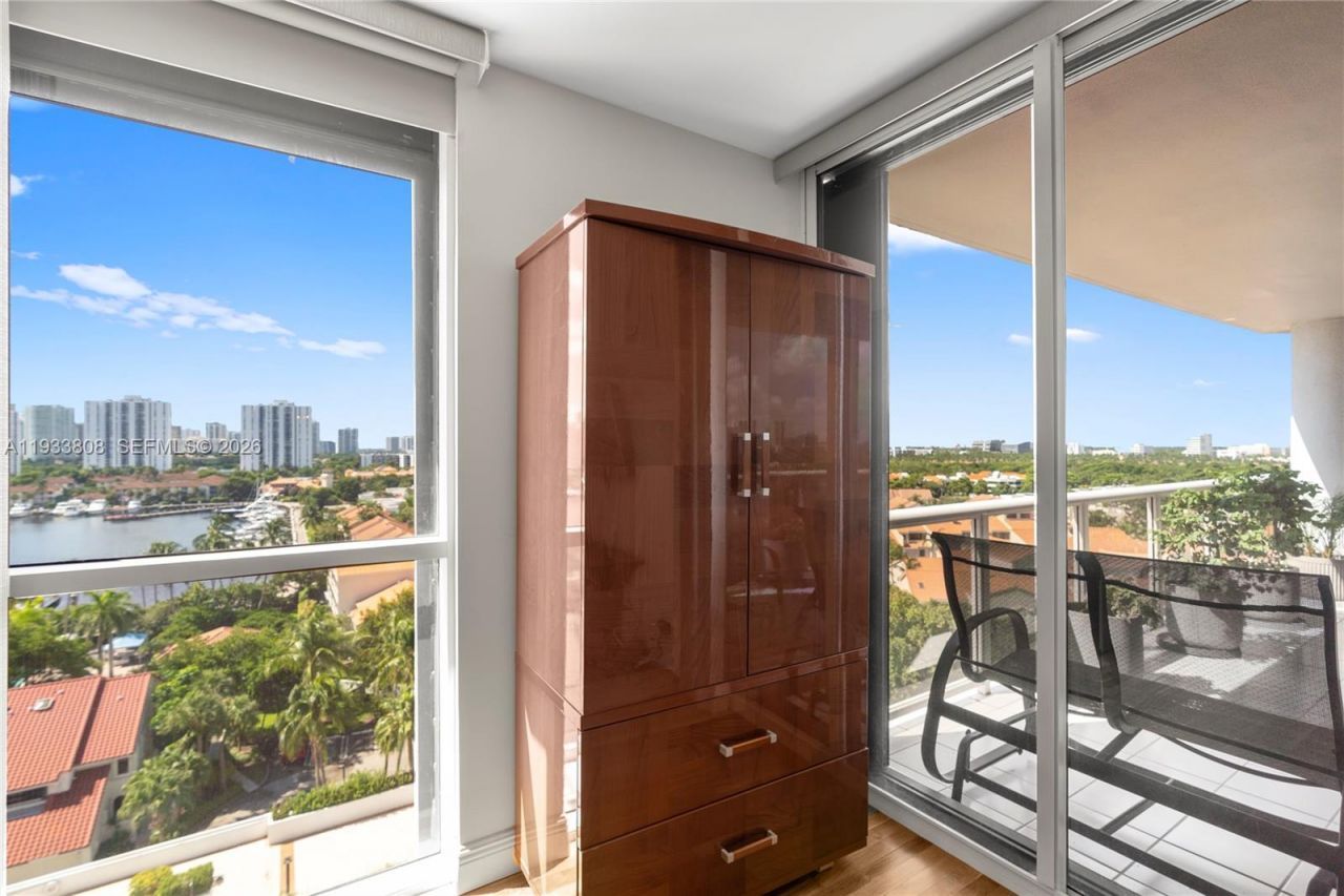 3598 Yacht Club Dr, Unit 1003, Aventura, FL 33180 Photo