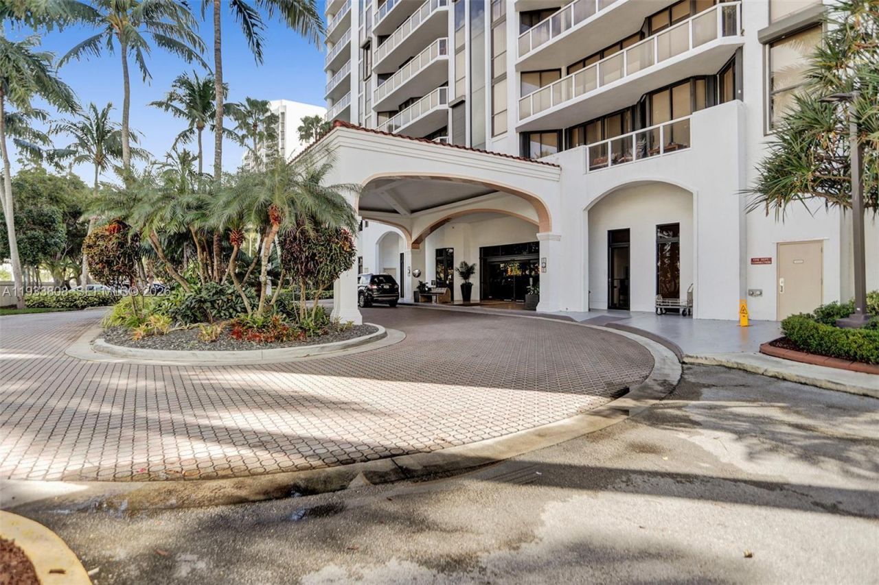 3598 Yacht Club Dr, Unit 1003, Aventura, FL 33180 Photo