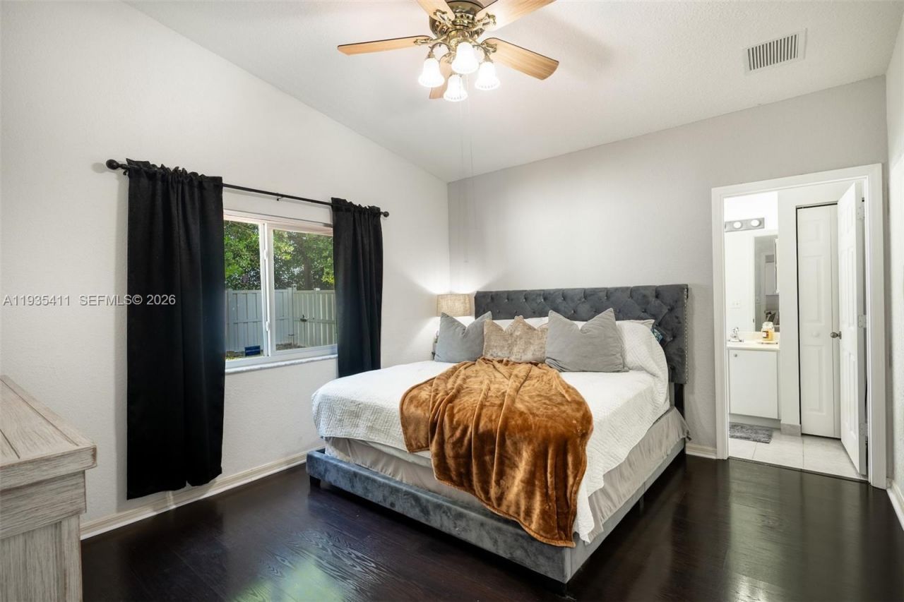 4521 SW 124th Ter, Miramar, FL 33027 Photo