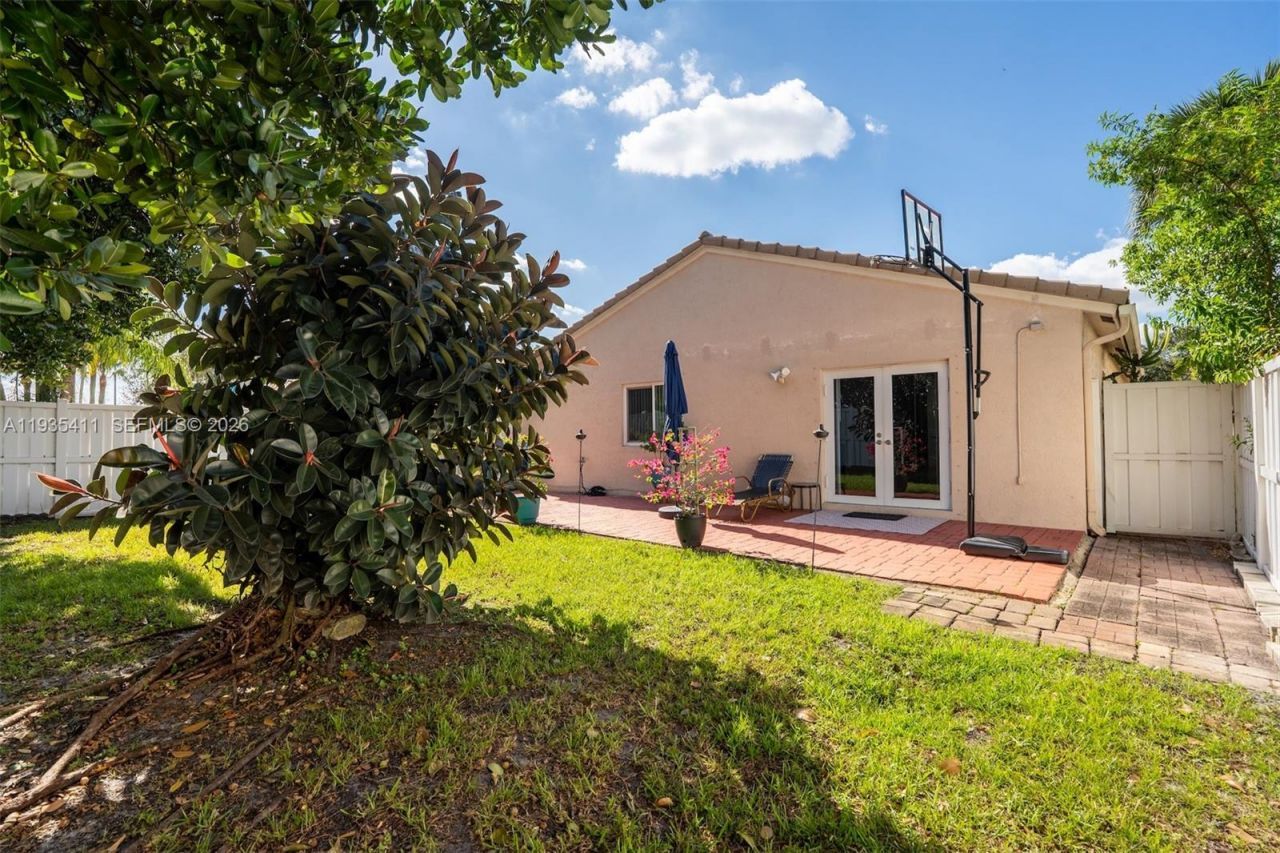 4521 SW 124th Ter, Miramar, FL 33027 Photo