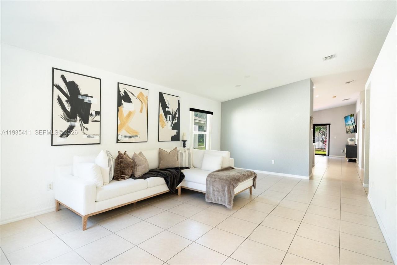 4521 SW 124th Ter, Miramar, FL 33027 Photo