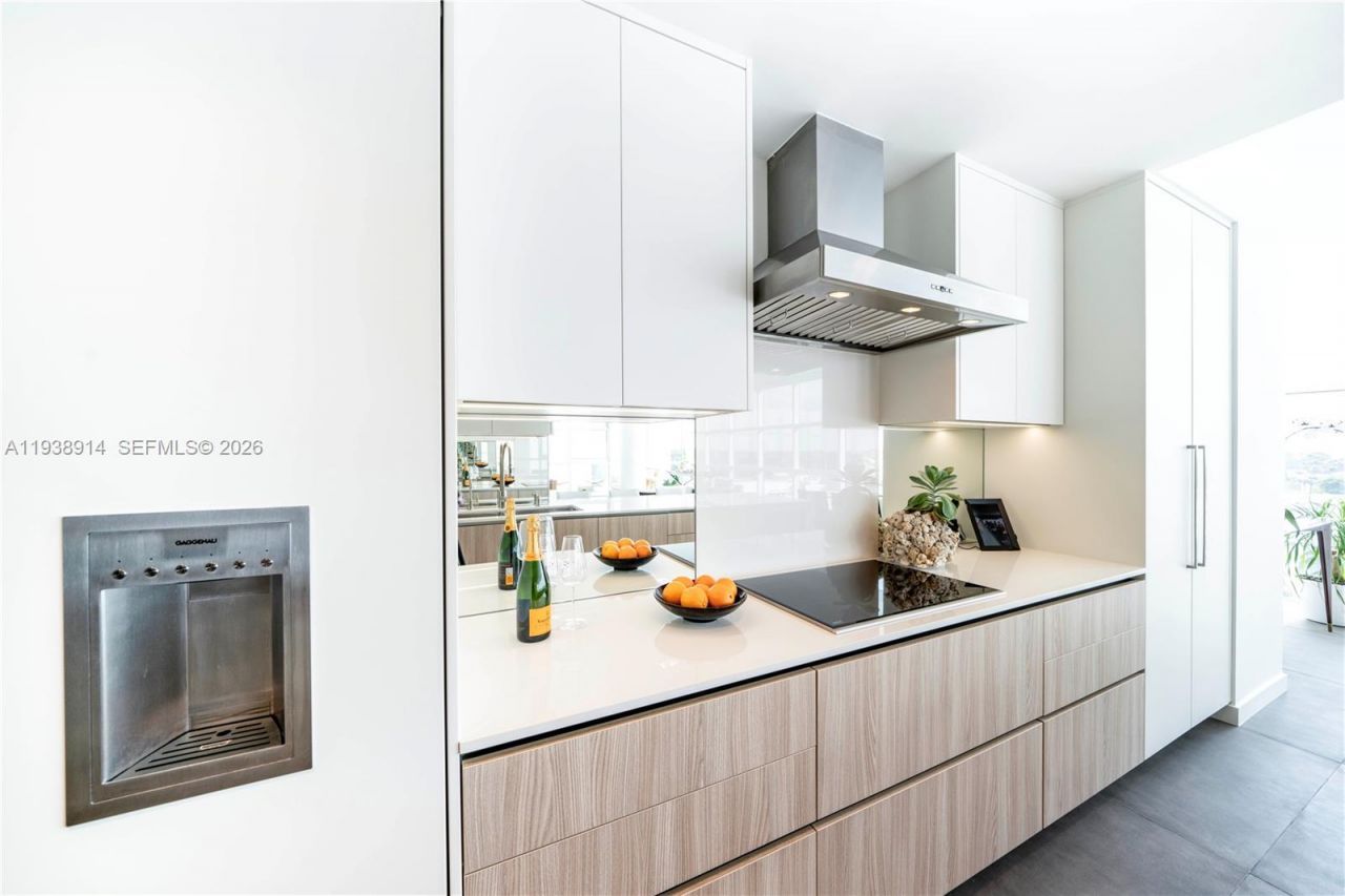 6103 Aqua Ave, Unit 701, Miami Beach, FL 33141 Photo