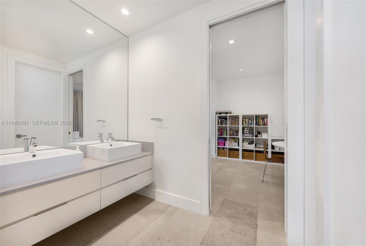 3655 Avocado Ave, Coconut Grove, FL 33133 Photo