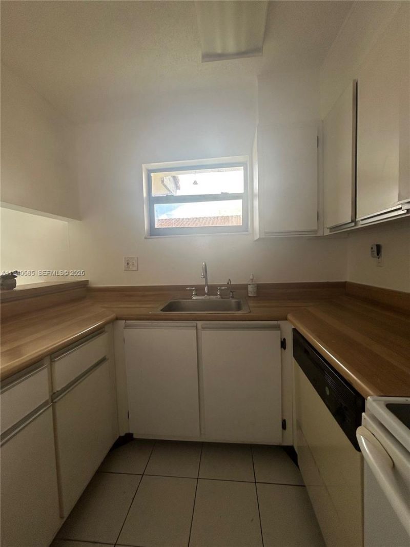 5851 W 20th Ave , Unit 409, Hialeah, FL 33012 Photo