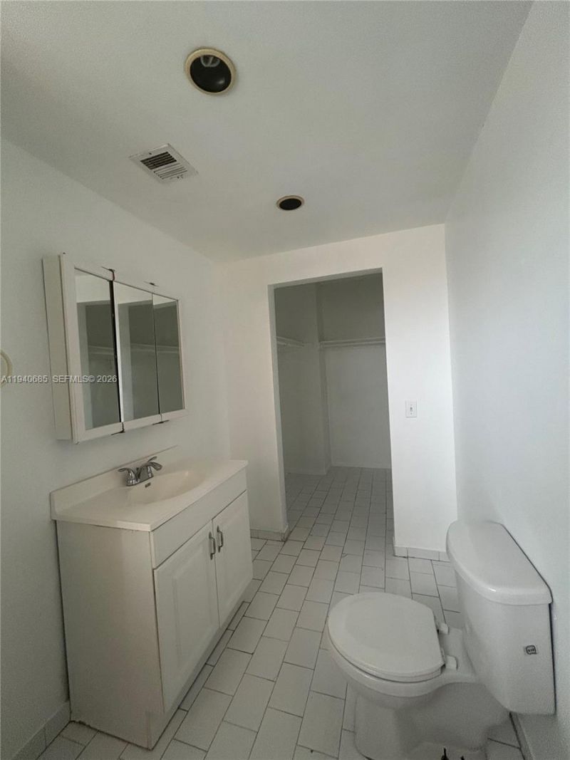 5851 W 20th Ave , Unit 409, Hialeah, FL 33012 Photo