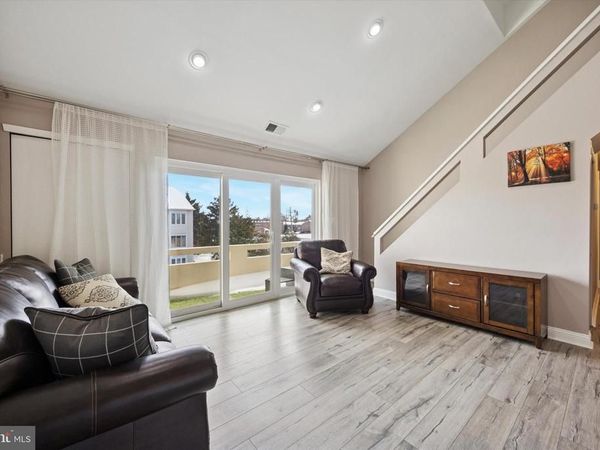 27 BONNIE GELLMAN COURT, Unit B27, PHILADELPHIA, PA 19114