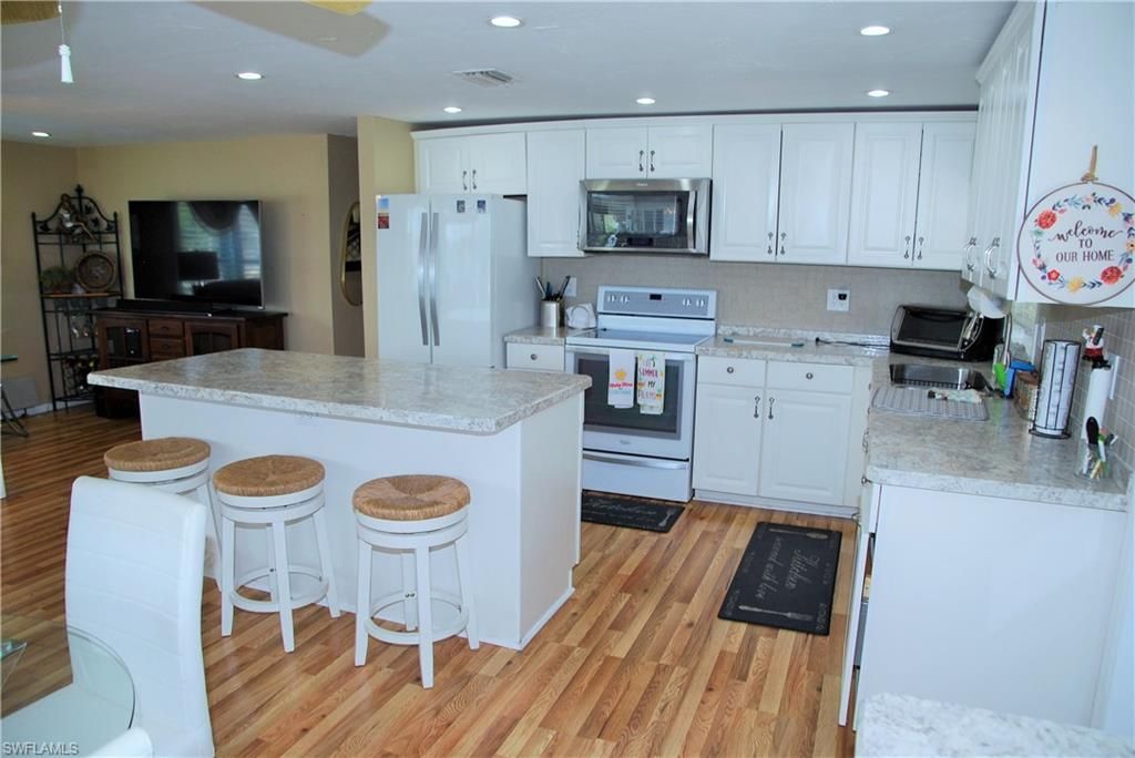 421 Snead Dr , North Fort Myers, FL 33903 Photo