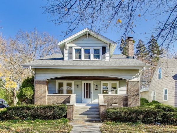 201 S Mitchell Avenue, Arlington Heights, IL 60005