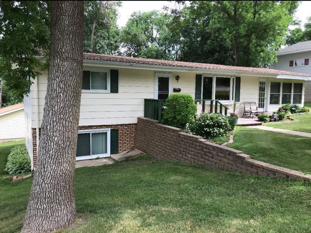 335 E Sorenson Avenue, Appleton, MN 56208