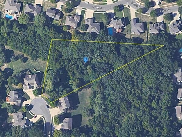 7709 Brook Lane, Kansas City, MO 64139