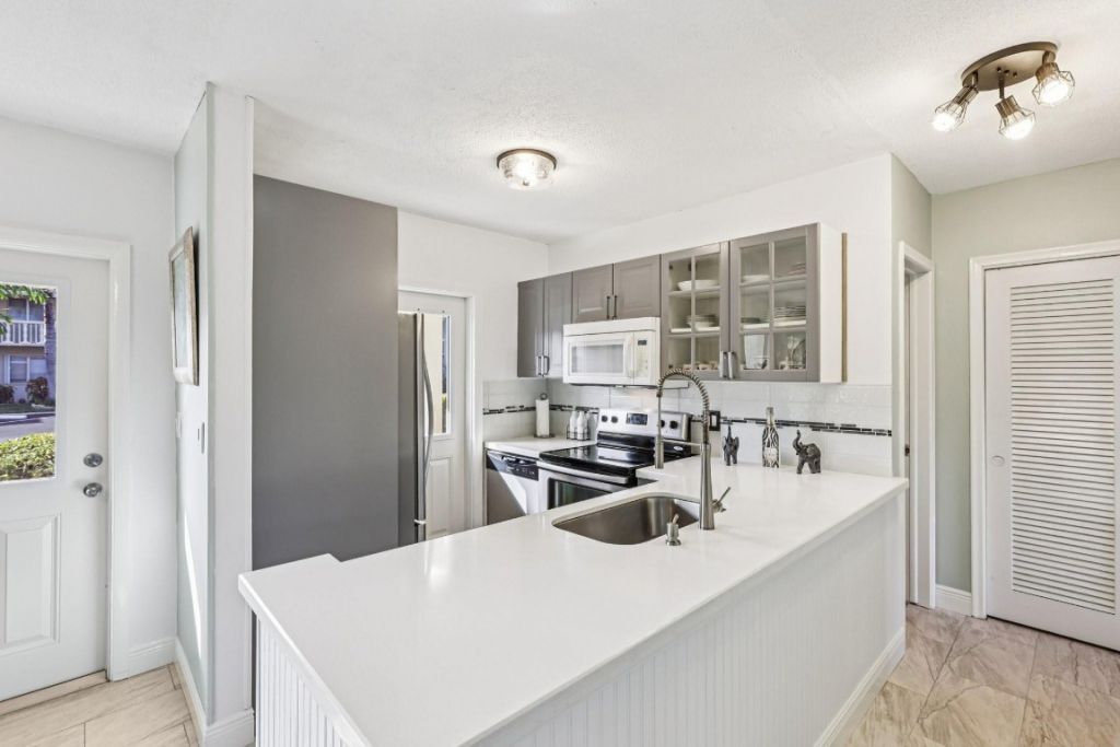 2131 NE 42nd Court, Unit 106E, Lighthouse Point, FL 33064 Photo