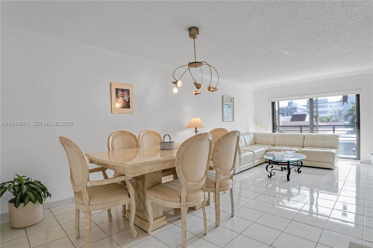 7801 Abbott Ave, Unit 302, Miami Beach, FL 33141 Photo