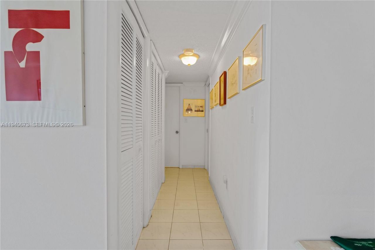 7801 Abbott Ave, Unit 302, Miami Beach, FL 33141 Photo