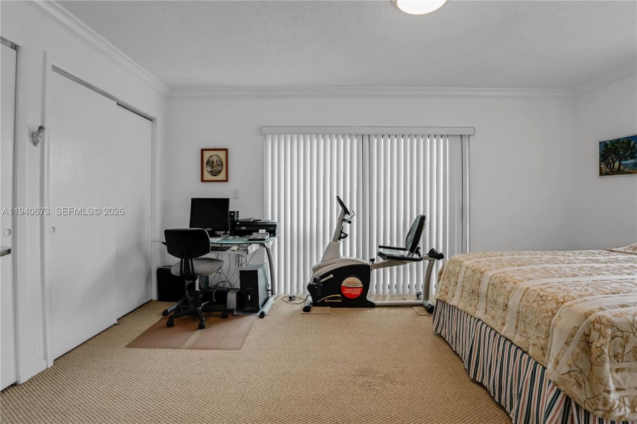 7801 Abbott Ave, Unit 302, Miami Beach, FL 33141 Photo