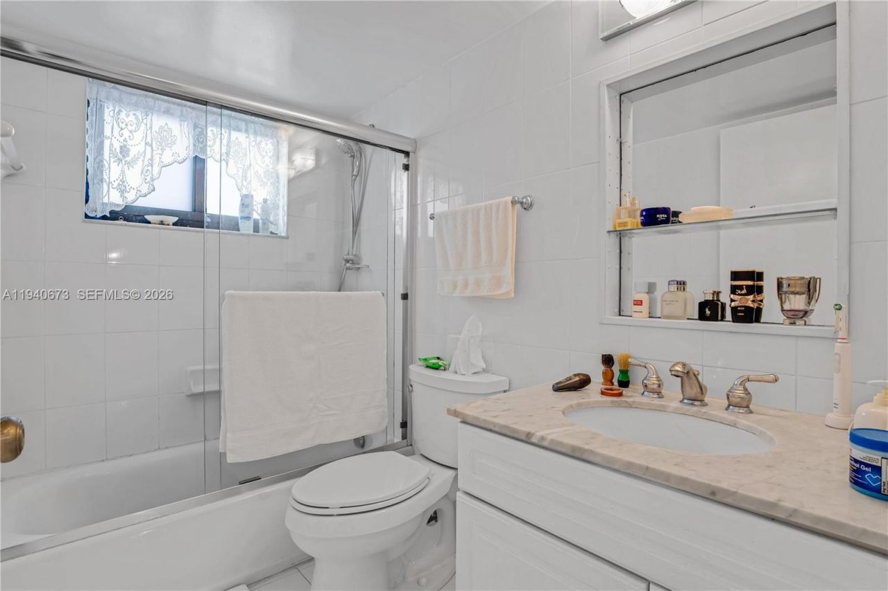 7801 Abbott Ave, Unit 302, Miami Beach, FL 33141 Photo