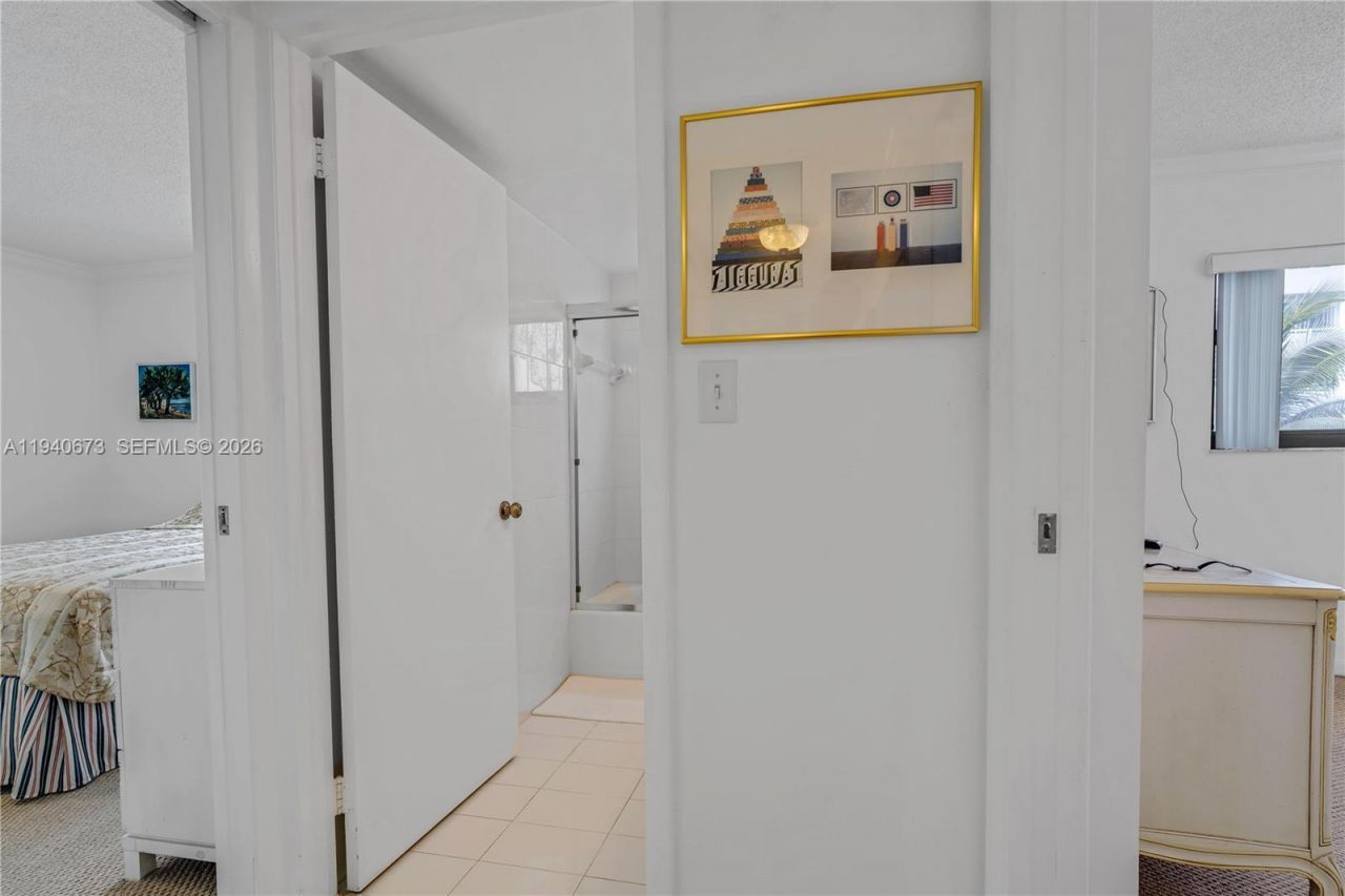 7801 Abbott Ave, Unit 302, Miami Beach, FL 33141 Photo