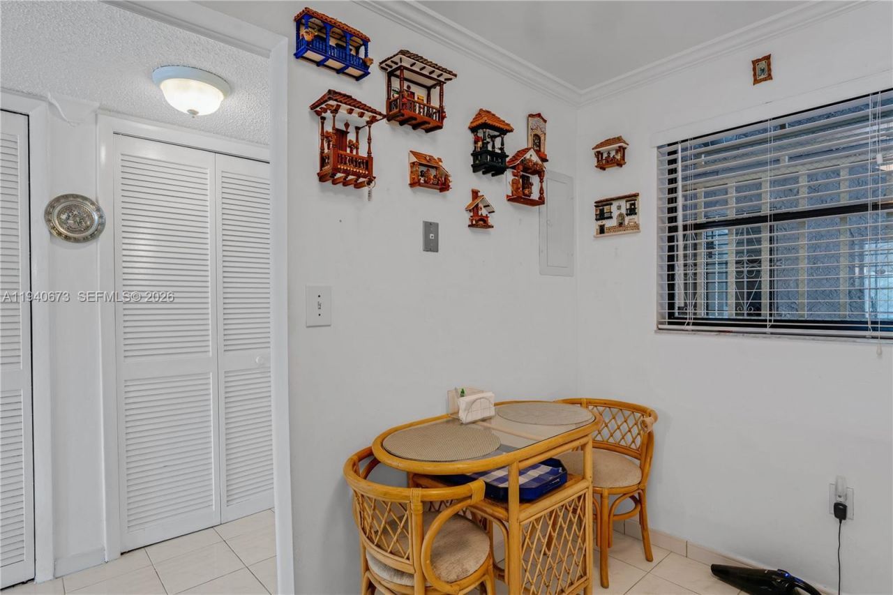 7801 Abbott Ave, Unit 302, Miami Beach, FL 33141 Photo