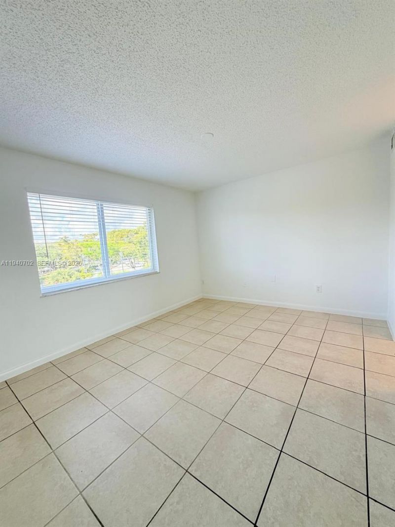 7840 Camino Real, Unit P303, Miami, FL 33143 Photo