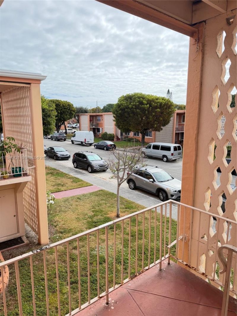 3671 SW 10th St , Unit 9B, Miami, FL 33135 Photo