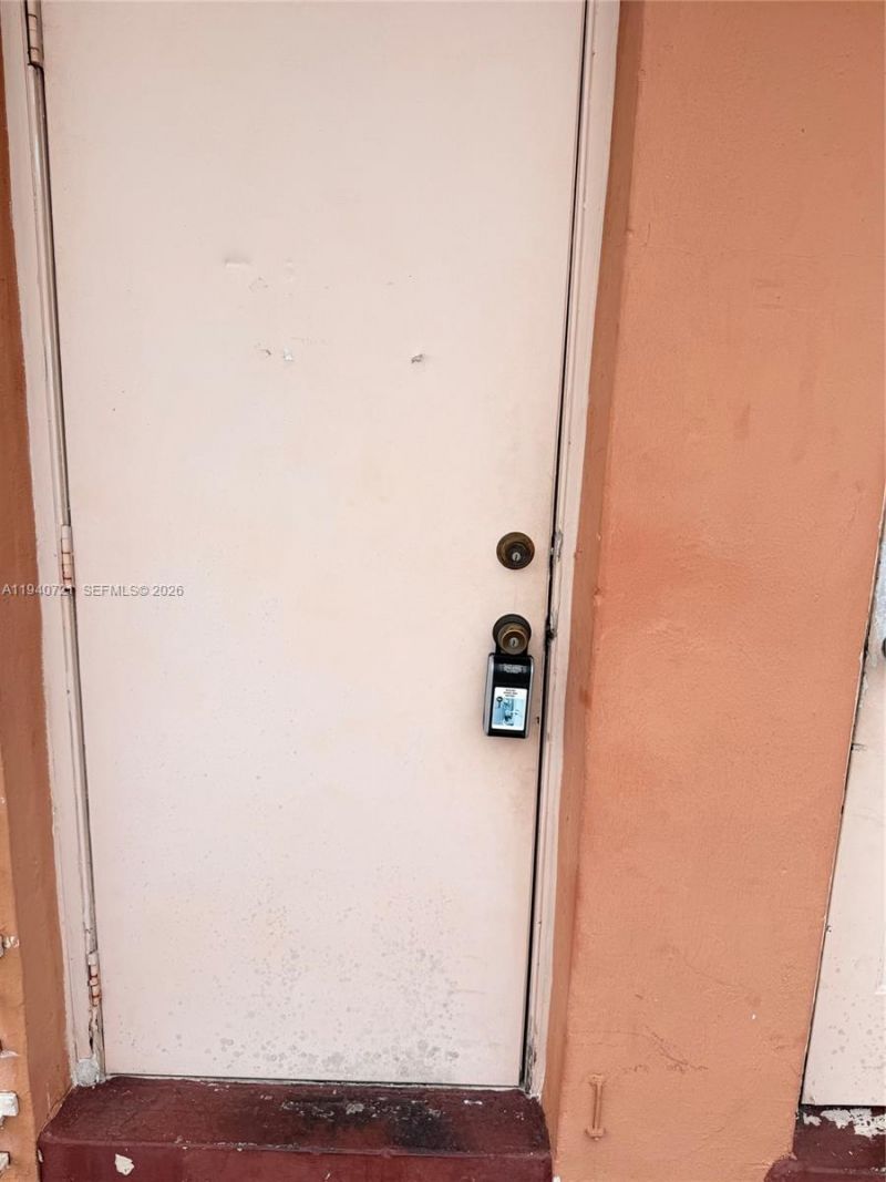 3671 SW 10th St , Unit 9B, Miami, FL 33135 Photo