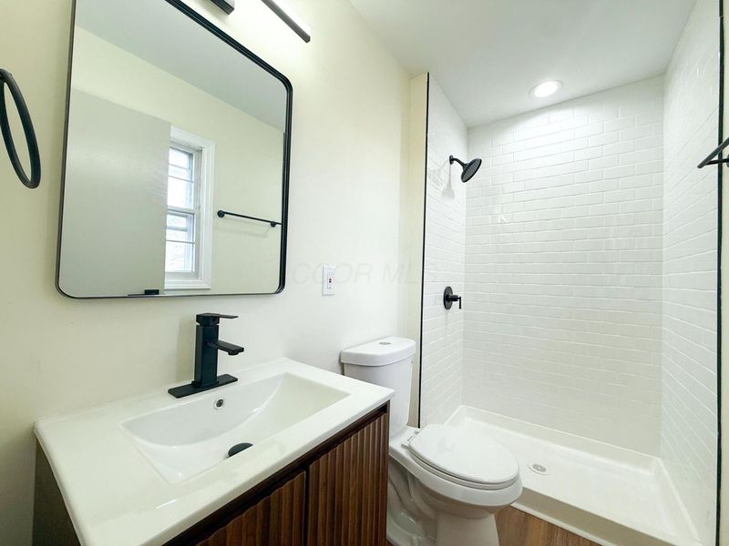 1380 Sunflower Drive, Columbus, OH 43204 Photo 18