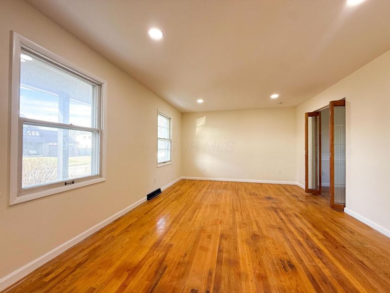 1380 Sunflower Drive, Columbus, OH 43204 Photo 3