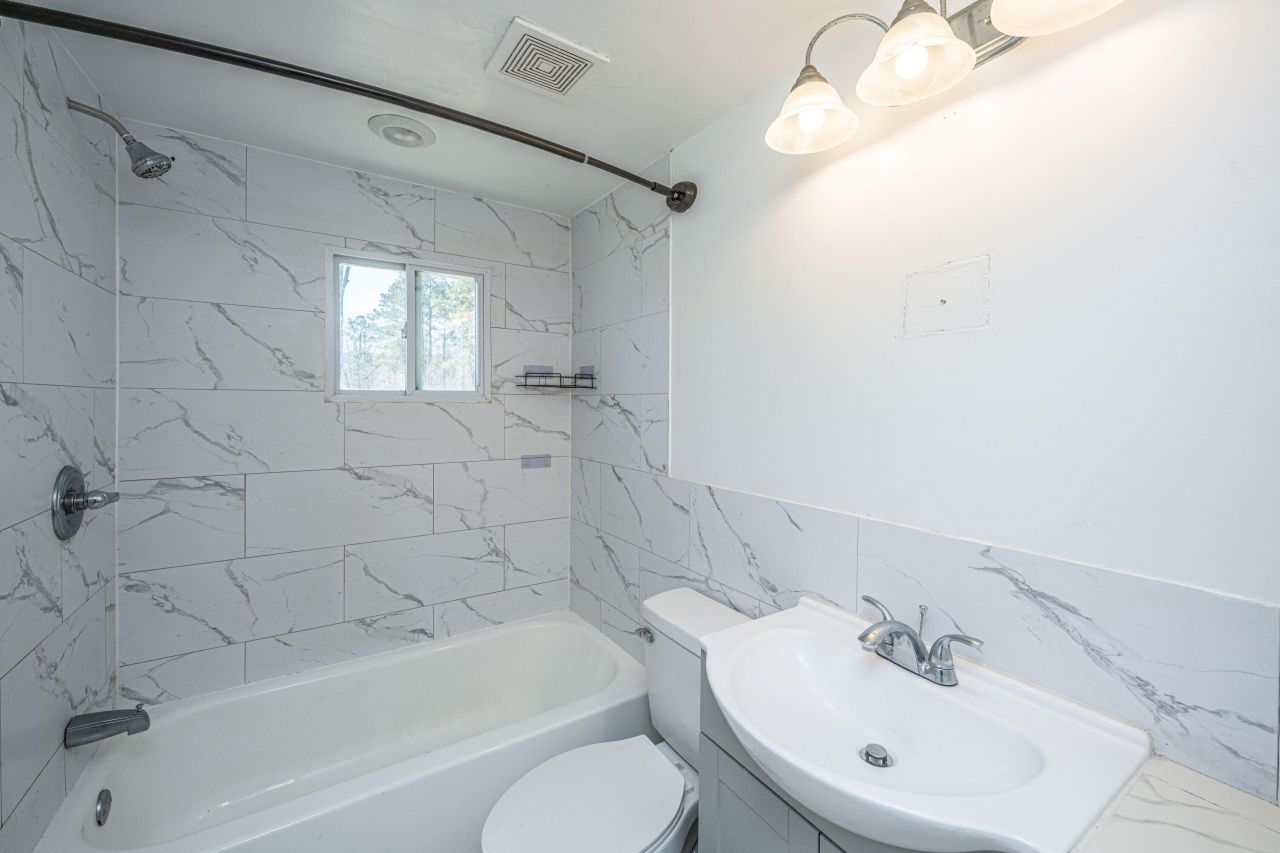 117 Roberts Road Photo 18