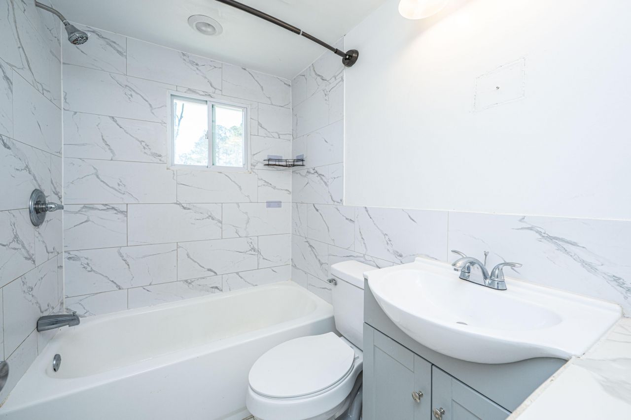 117 Roberts Road Photo 4