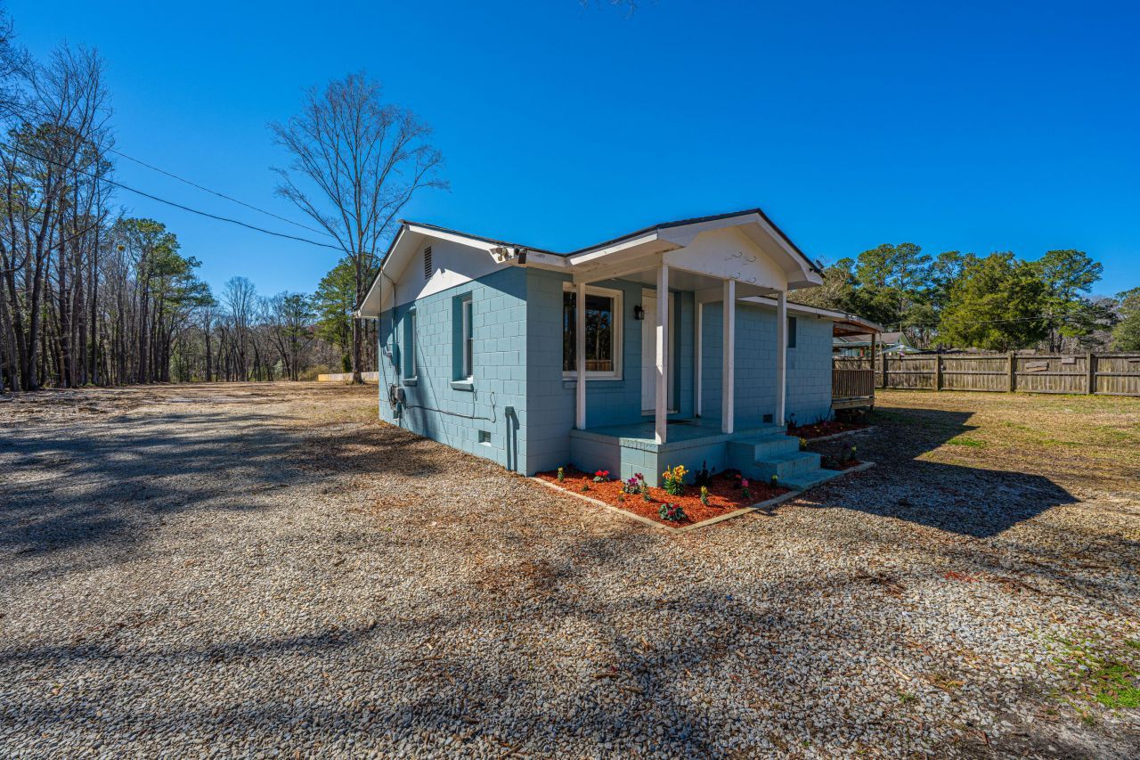 117 Roberts Road Photo 8