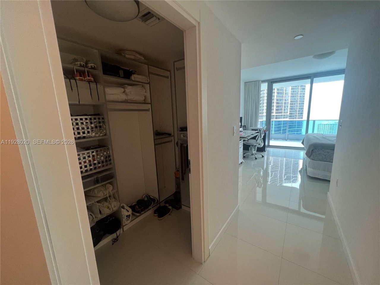 200 Biscayne Boulevard Way, Unit 3106, Miami, FL 33131 Photo