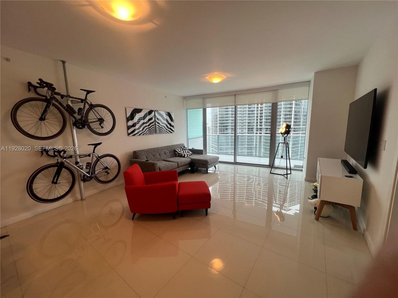 200 Biscayne Boulevard Way, Unit 3106, Miami, FL 33131 Photo