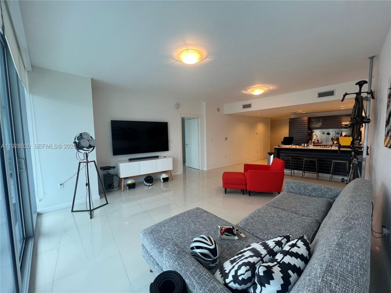 200 Biscayne Boulevard Way, Unit 3106, Miami, FL 33131 Photo