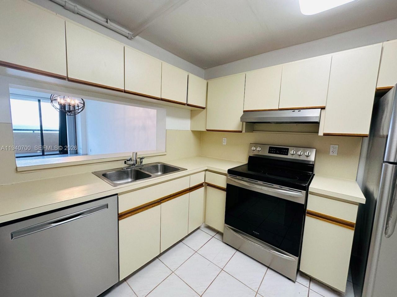 2555 Collins Ave, Unit 1407, Miami Beach, FL 33140 Photo