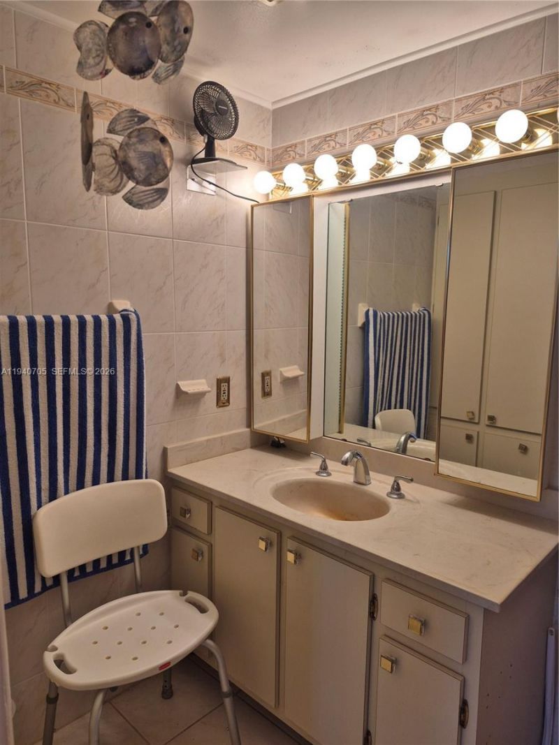 4001 Hillcrest Dr, Unit 509, Hollywood, FL 33021 Photo