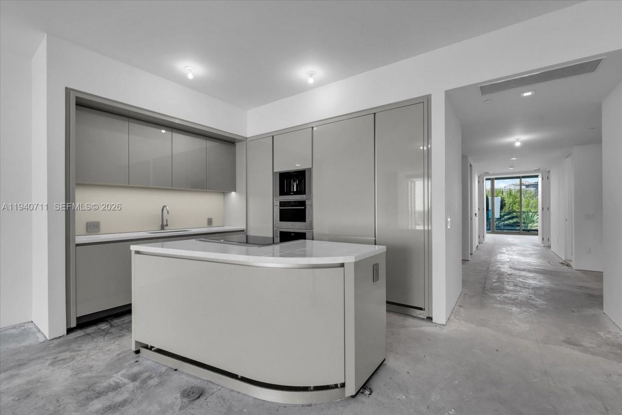 18975 Collins Ave, Unit 302, Sunny Isles Beach, FL 33160 Photo