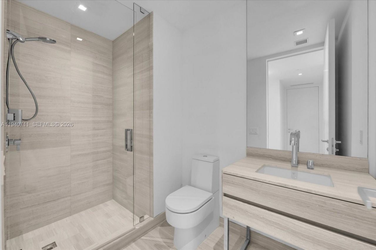 18975 Collins Ave, Unit 302, Sunny Isles Beach, FL 33160 Photo