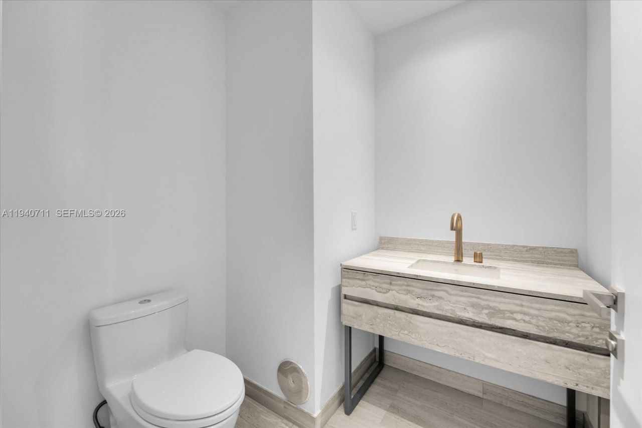 18975 Collins Ave, Unit 302, Sunny Isles Beach, FL 33160 Photo