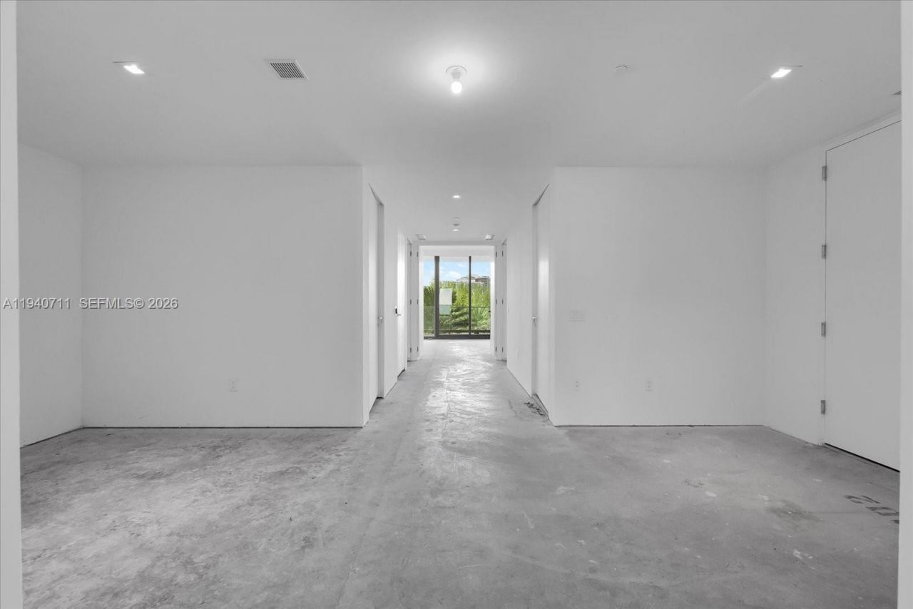 18975 Collins Ave, Unit 302, Sunny Isles Beach, FL 33160 Photo